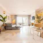 Sea & Sun Hills Views Pool Jacuzzi Διαμέρισμα