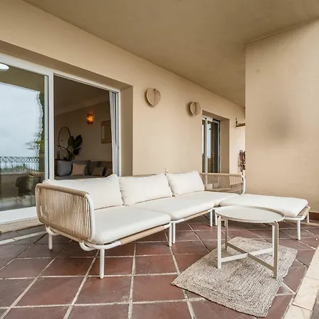 Sea & Sun Hills Views Pool Jacuzzi Apartment *